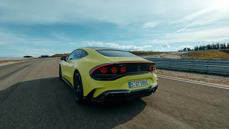 Elettronauti - Mercedes AMG GT