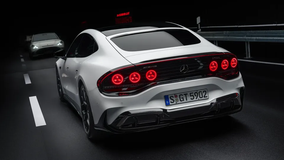 Elettronauti - Mercedes AMG GT
