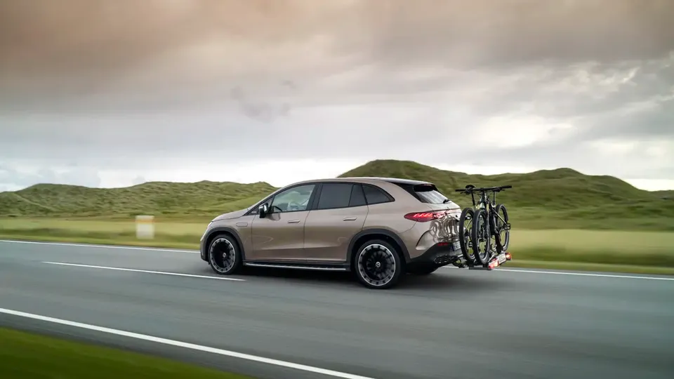 Elettronauti - Mercedes-Benz EQE SUV 350 4MATIC - Grigio - Esterno - Vista anteriore a tre quarti