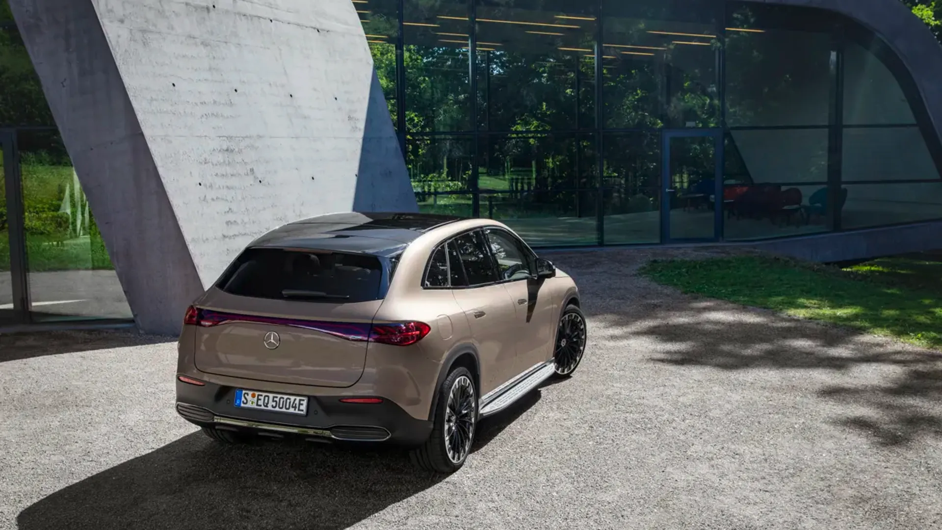 Elettronauti - Mercedes-Benz EQE SUV