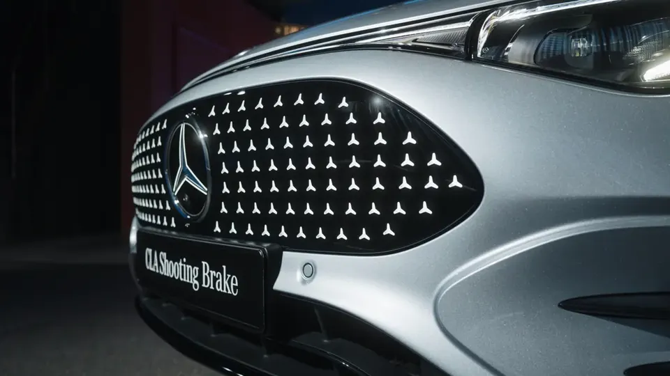 Elettronauti - Mercedes CLA 200 Shooting Brake - Rosso - Esterno - Vista anteriore a tre quarti
