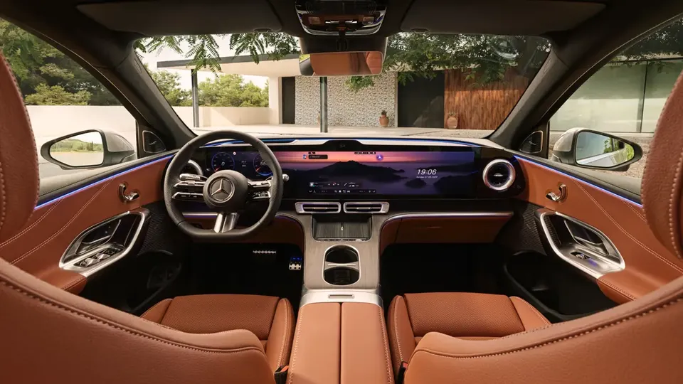 Elettronauti - Mercedes-Benz GLC 250 - Nero - Plancia - Vista della plancia