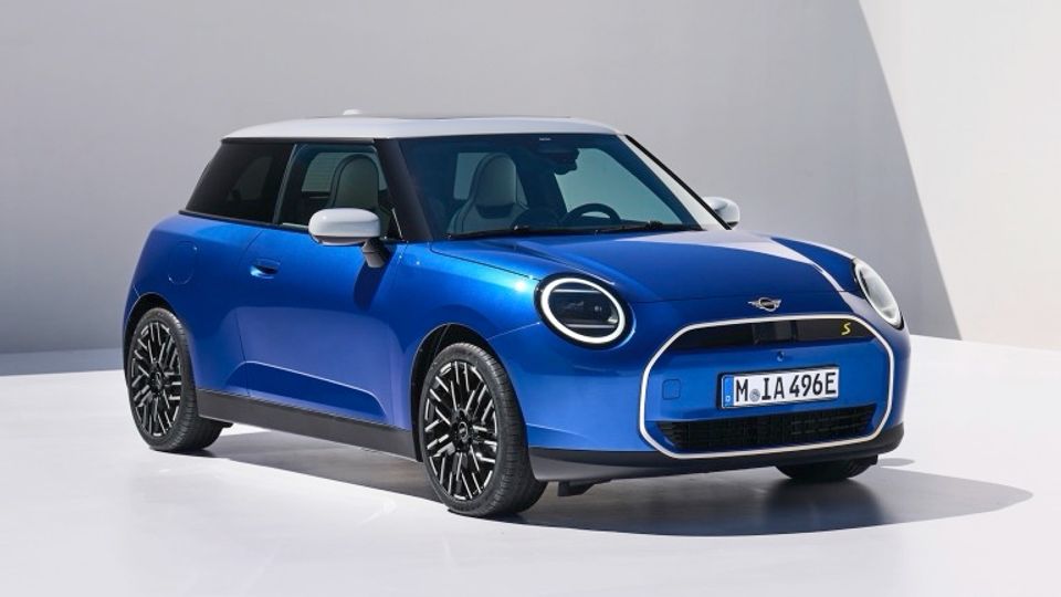 Elettronauti - Mini Cooper E - Blu - Esterno - Vista anteriore a tre quarti