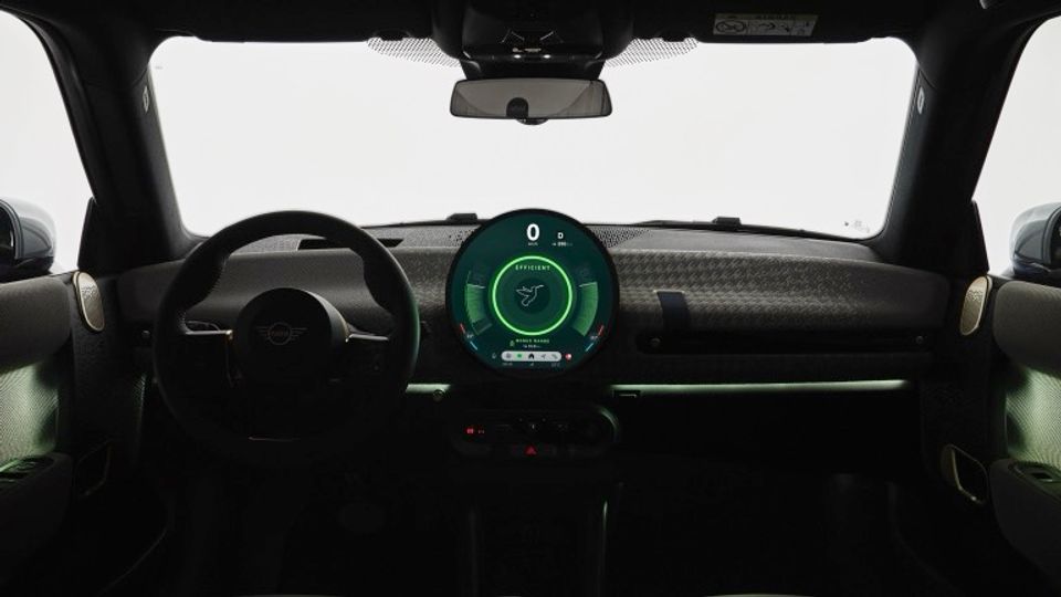 Elettronauti - Mini Cooper E - Argento - Esterno - Vista anteriore a tre quarti