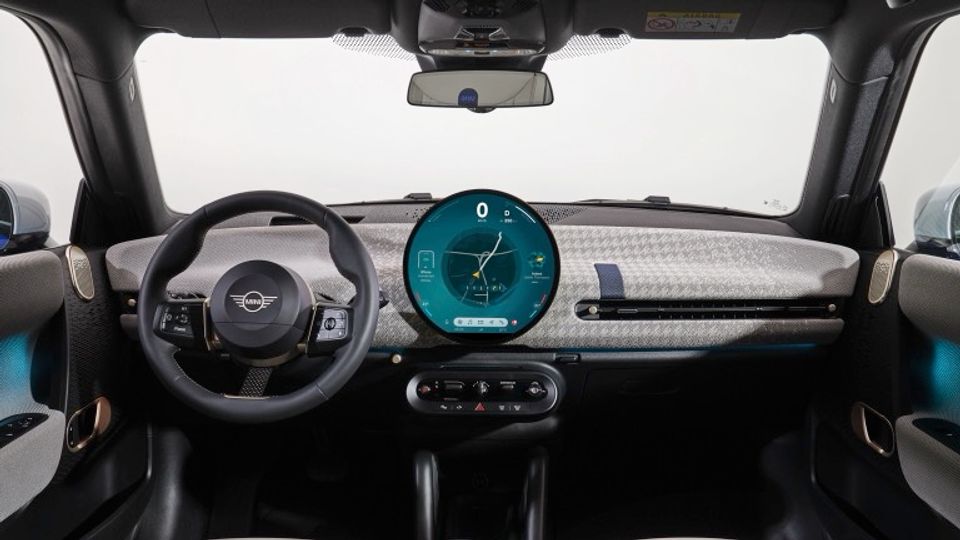 Elettronauti - Mini Cooper E - Bianco - Esterno - Vista anteriore a tre quarti