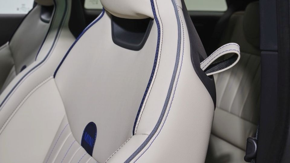 Elettronauti - Mini Cooper E - Bianco - Esterno - Vista anteriore a tre quarti