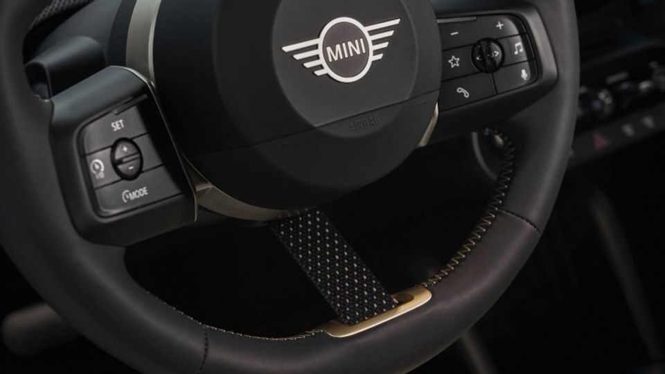 Elettronauti - Mini Cooper E - Bianco - Esterno - Vista anteriore a tre quarti