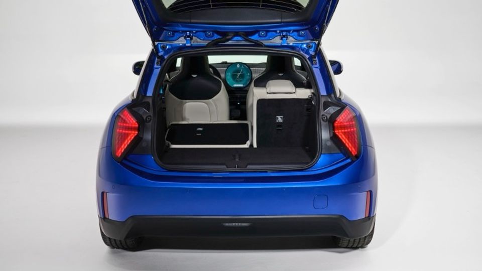 Elettronauti - Mini Cooper E - Bianco - Esterno - Vista anteriore a tre quarti