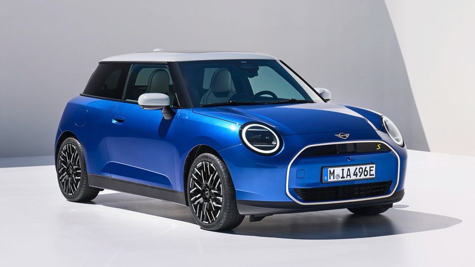 Elettronauti - Mini Cooper E - Giallo - Esterno - Vista anteriore a tre quarti