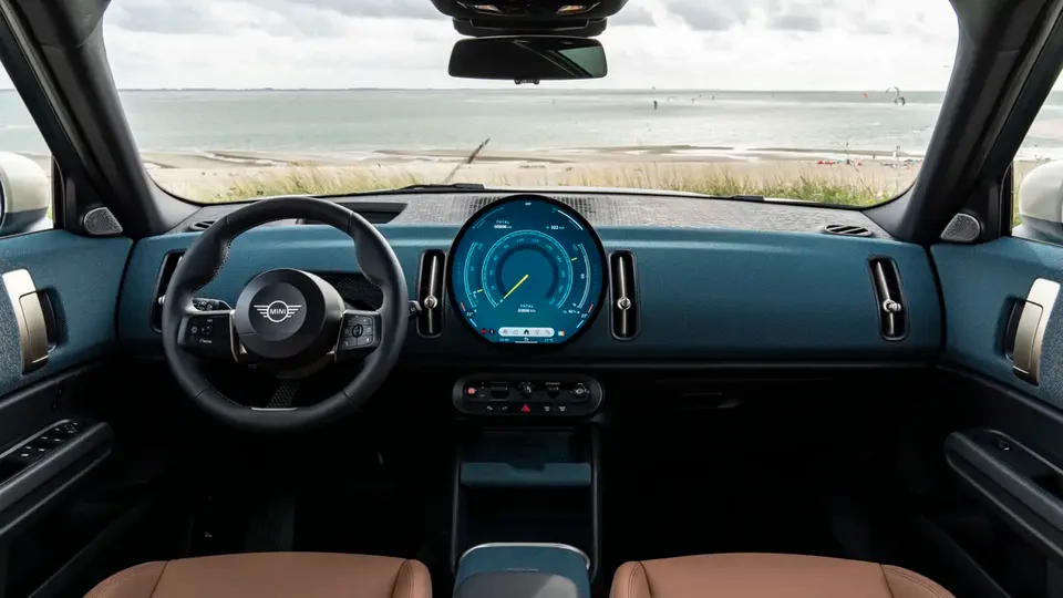 Elettronauti - Mini Countryman E - Plancia - Vista della plancia