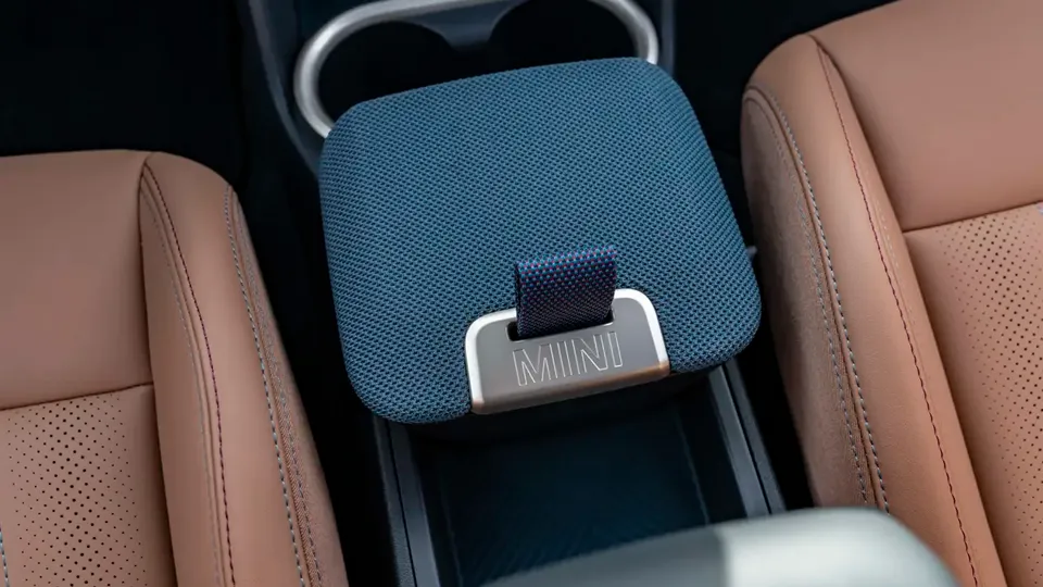 Elettronauti - Mini Countryman E - Verde - Esterno - Vista anteriore a tre quarti