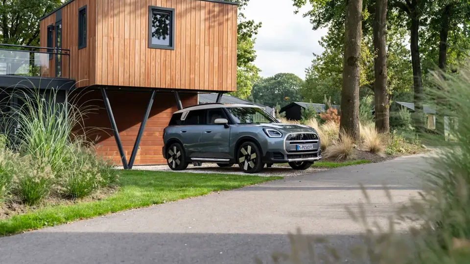 Elettronauti - Mini Countryman E - Grigio - Esterno - Vista anteriore a tre quarti