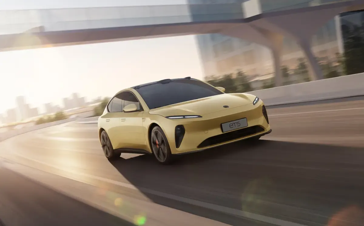 Elettronauti - Nio Et5 Et5 Standard Range AWD - esterno