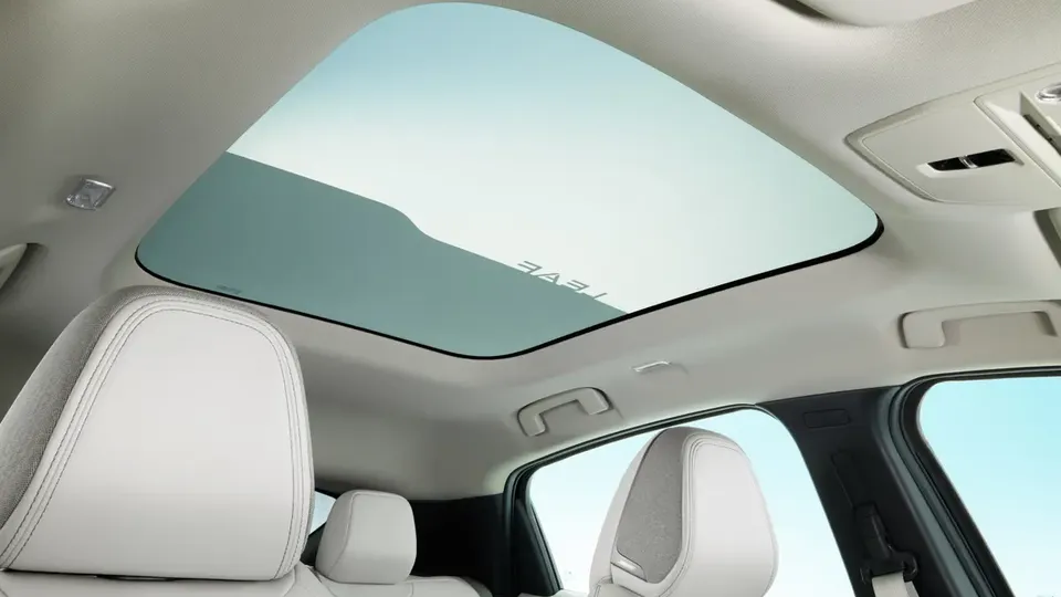 Elettronauti - Nissan Leaf Extended Range - Esterno - Vista dall'alto