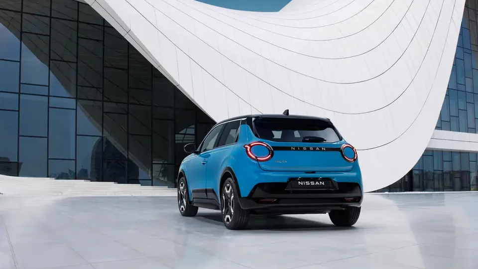 Elettronauti - Nissan Micra Extended Range 52 kWh - Giallo - Esterno - Vista anteriore a tre quarti