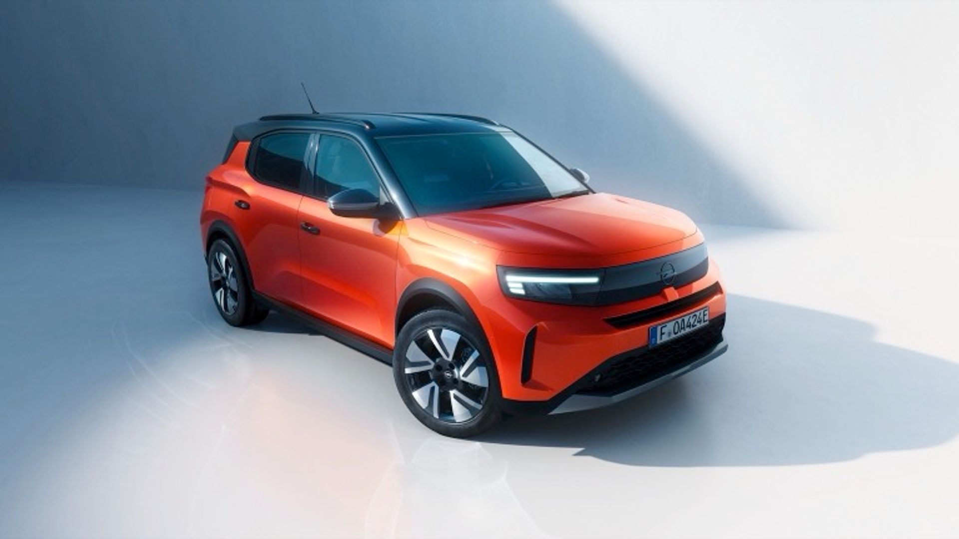 Elettronauti - Opel Frontera Electric 44 kWh - Bianco - Esterno - Vista anteriore a tre quarti