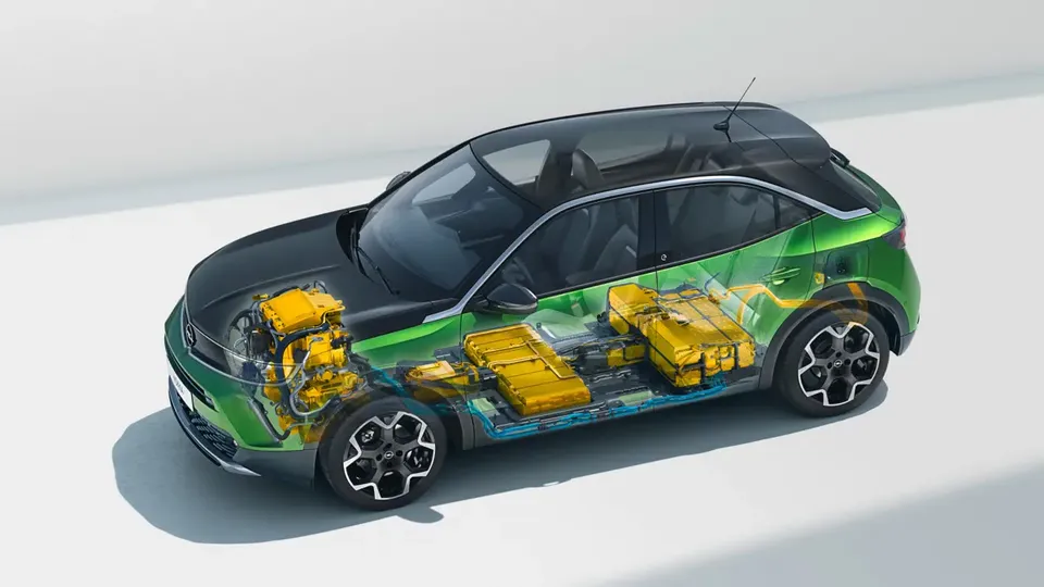 Elettronauti - Opel Mokka Electric - Schema tecnico - Vista anteriore a tre quarti