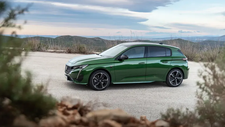 Elettronauti - Peugeot e-308 E-308 58kWh - esterno