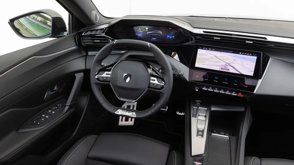 Elettronauti - Peugeot e-308