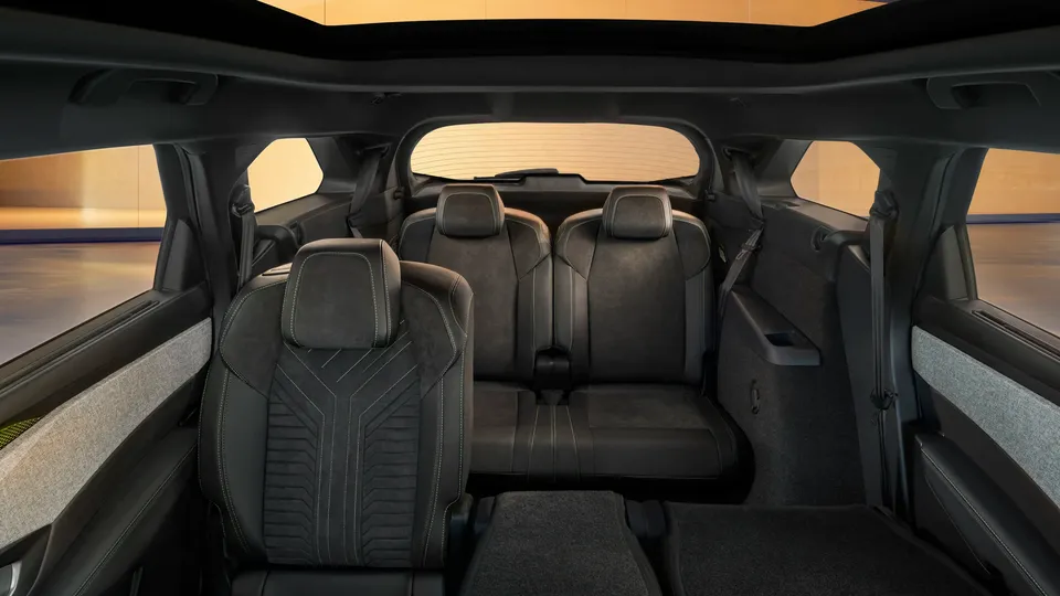 Elettronauti - Peugeot e-5008
