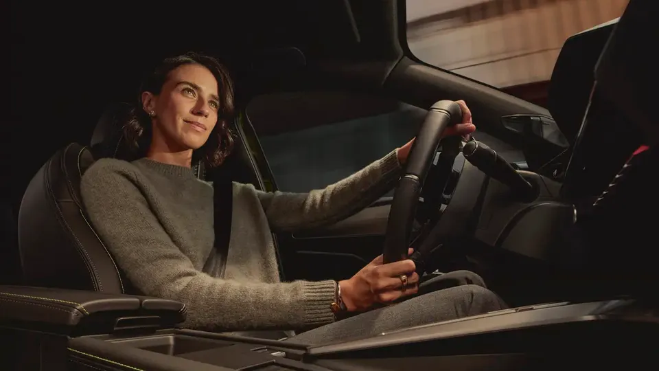Elettronauti - Peugeot E-408 58 kWh - Nero - Plancia - Vista della plancia
