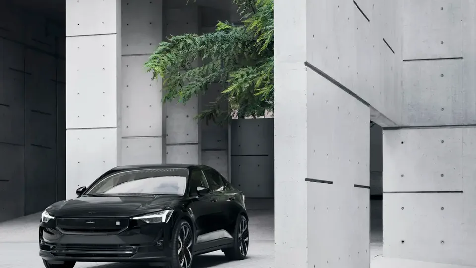 Elettronauti - Polestar 2 Long Range Dual Motor - Light Grey - Esterno - Vista anteriore a tre quarti