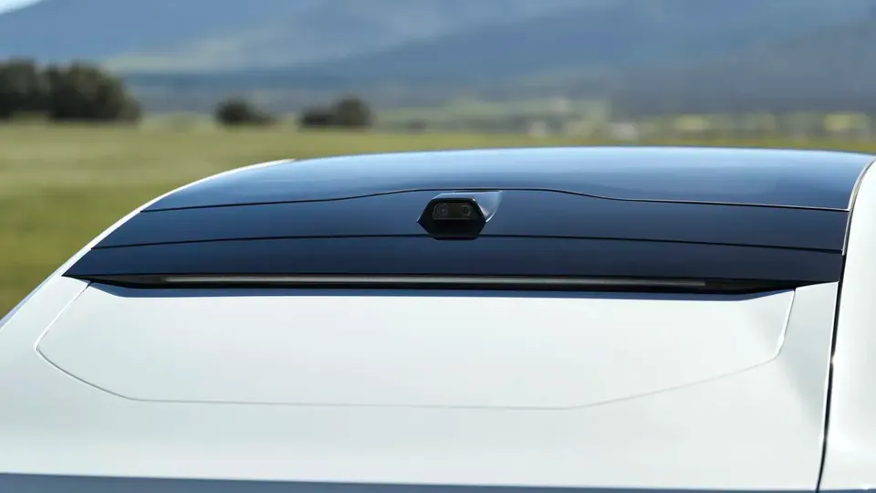 Elettronauti - Polestar 4 Long Range Dual Motor - Bianco - Esterno - Vista anteriore a tre quarti