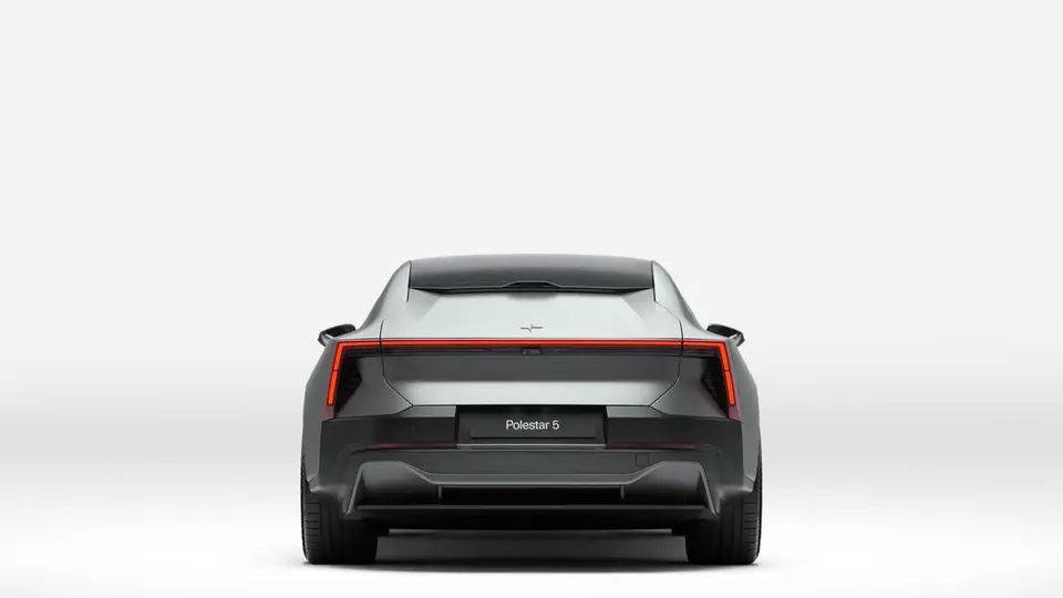 Elettronauti - Polestar 5 Dual Motor Performance - Grigio - Esterno - Vista anteriore a tre quarti