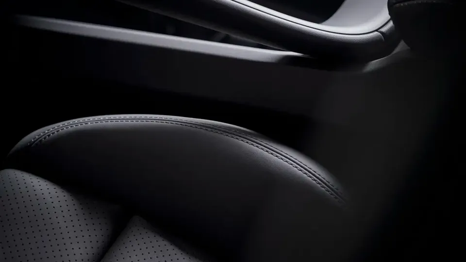 Elettronauti - Porsche Macan 4 - Blu - Esterno - Vista anteriore a tre quarti