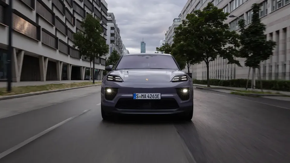 Elettronauti - Porsche Macan 4 - Bianco - Esterno - Vista anteriore