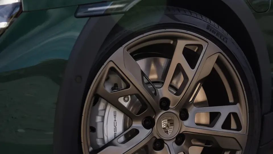 Elettronauti - Porsche Taycan Turbo S Cross Turismo - Esterno - Vista anteriore
