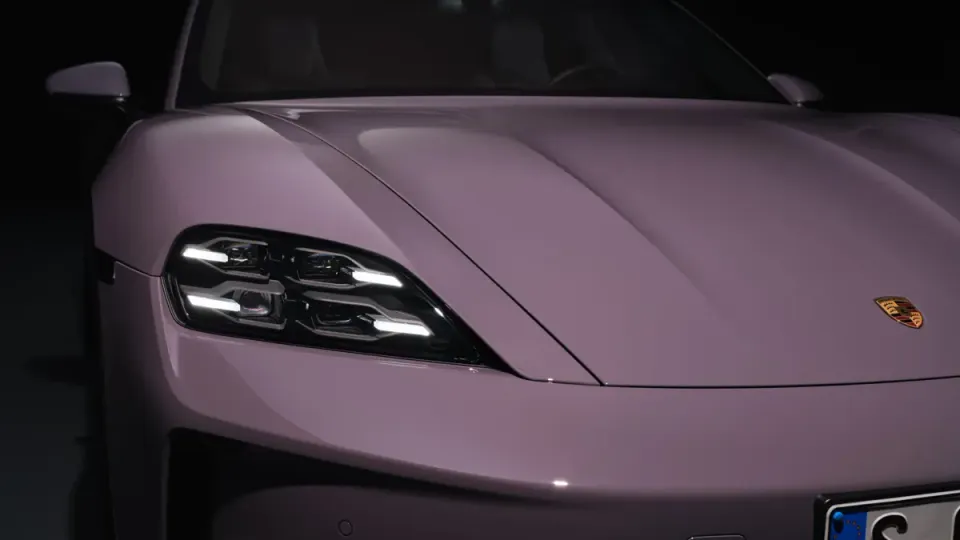 Elettronauti - Porsche Taycan 4S Sport Turismo - Grigio - Esterno - Vista anteriore a tre quarti