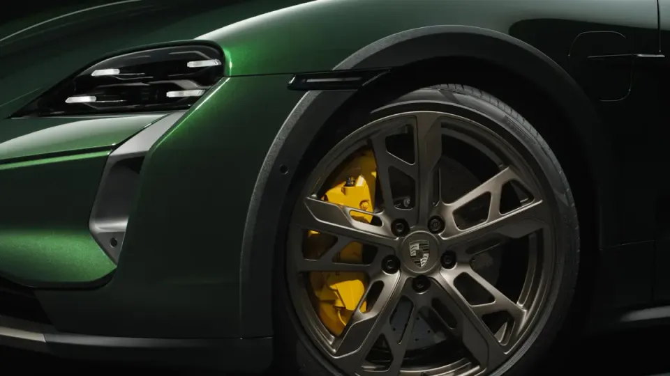 Elettronauti - Porsche Taycan Turbo S Cross Turismo - Cerchio