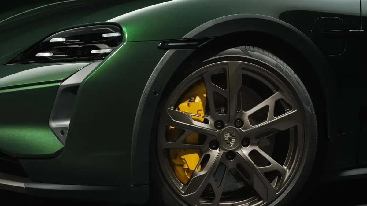 Elettronauti - Porsche Taycan Turbo S Cross Turismo - Cerchio