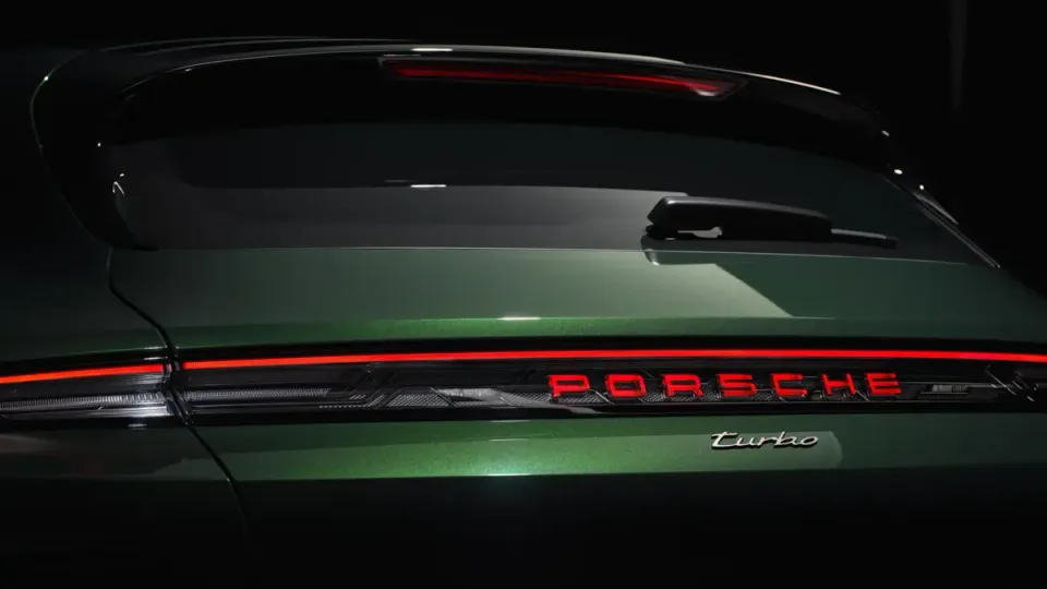 Elettronauti - Porsche Taycan Turbo Cross Turismo - Grigio - Esterno - Vista posteriore