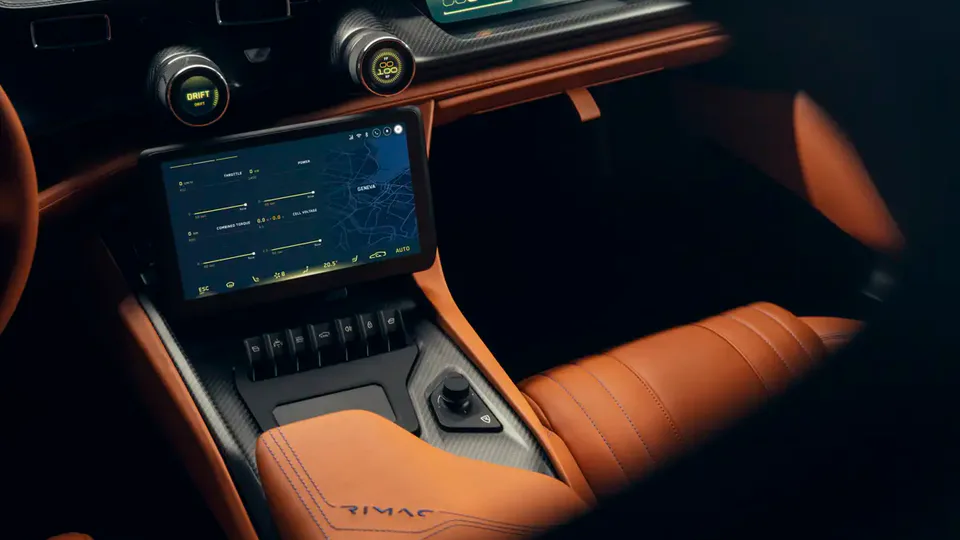 Elettronauti - Rimac Nevera Nevera 120 kWh - infotainment