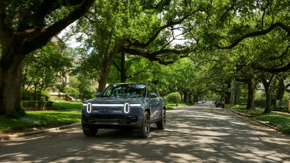 Elettronauti - Rivian R1 R1 S Dual-Motor AWD LP - esterno