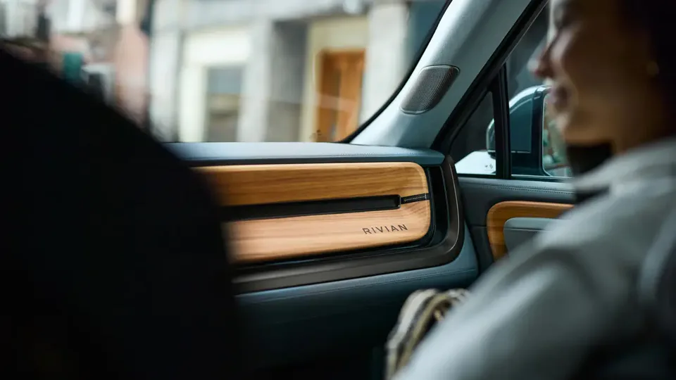Elettronauti - Rivian R1 R1 S Dual-Motor AWD LP - interni