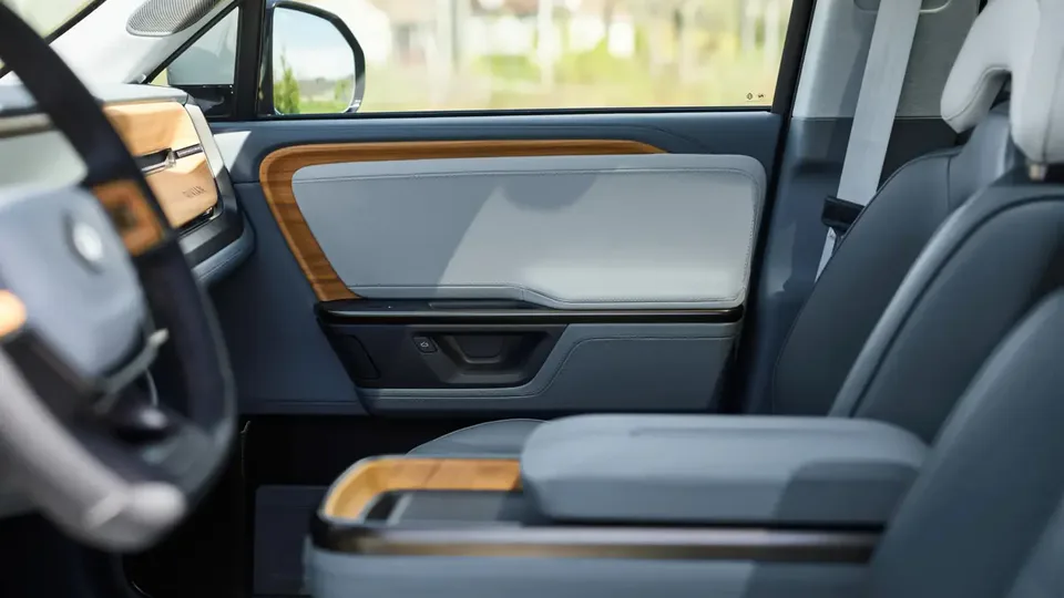 Elettronauti - Rivian R1 R1 S Dual-Motor AWD LP - interni
