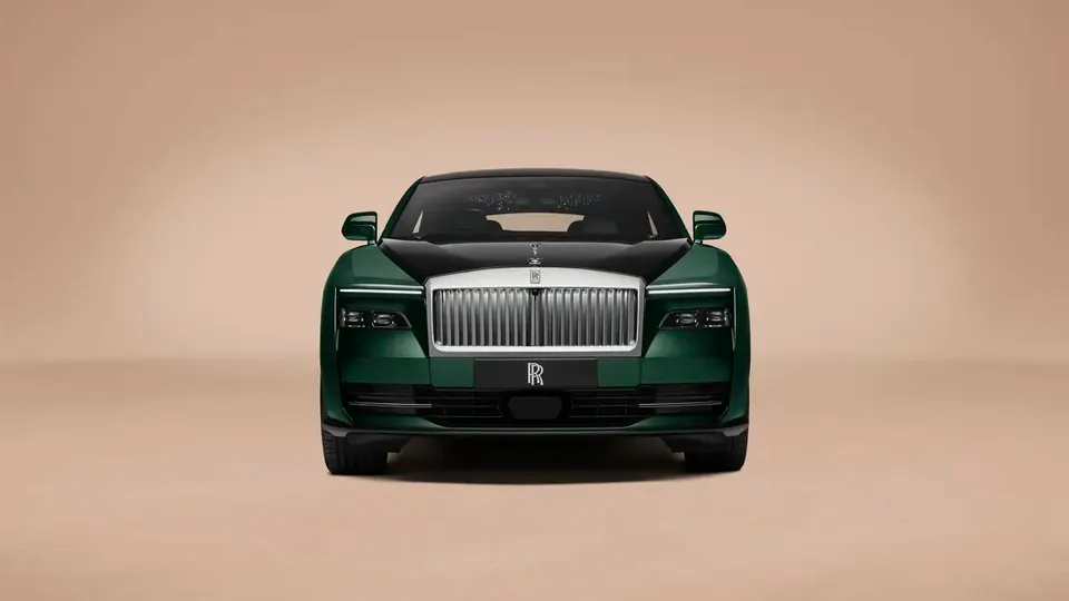 Elettronauti - Rolls-Royce Spectre Series II - Dark Grey - Esterno - Vista anteriore a tre quarti