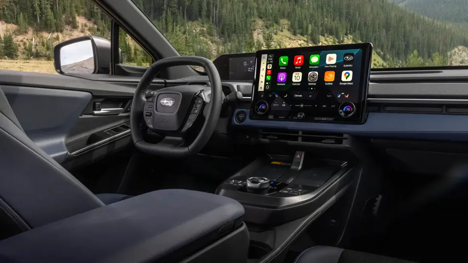 Elettronauti - Subaru Solterra AWD - Interni - Vista della plancia