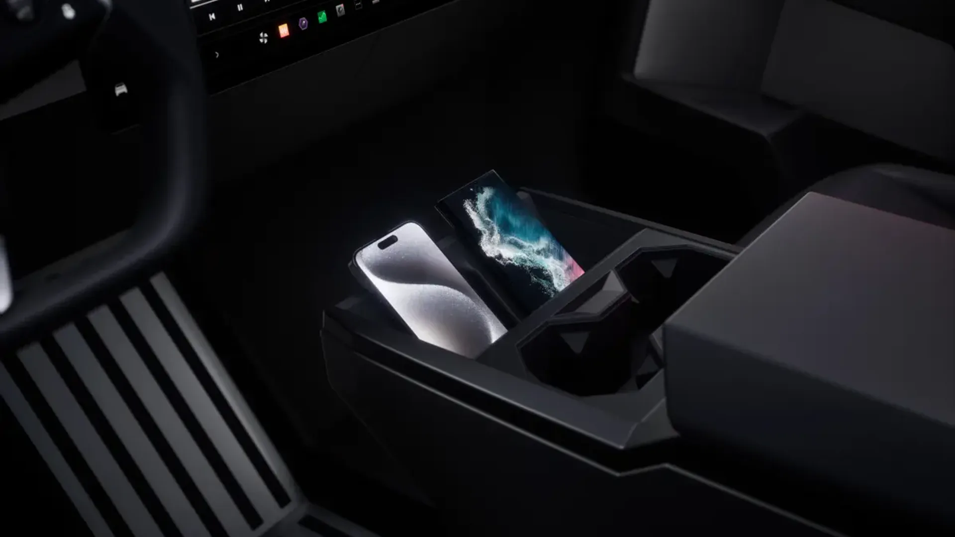 Elettronauti - Console centrale della Tesla Cybertruck con vani portaoggetti e portabicchieri