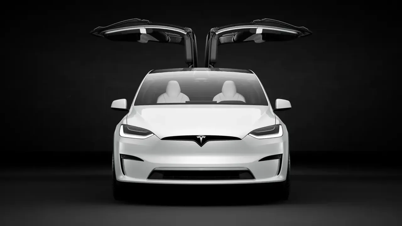 Elettronauti - Tesla Model X Model X Plaid - esterno