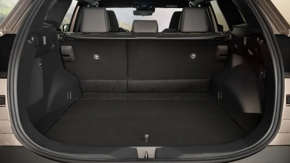 Elettronauti - Toyota bZ4X Touring AWD - Bianco - Vano di carico - Bagagliaio