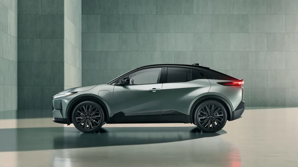 Elettronauti - Toyota C-HR+