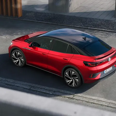 Elettronauti - Volkswagen ID.5 GTX 4MOTION - Rosso - Esterno - Vista anteriore a tre quarti