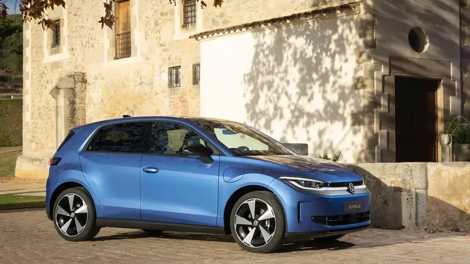 Elettronauti - Volkswagen ID. Polo Edition 1 - Argento - Esterno - Vista anteriore a tre quarti
