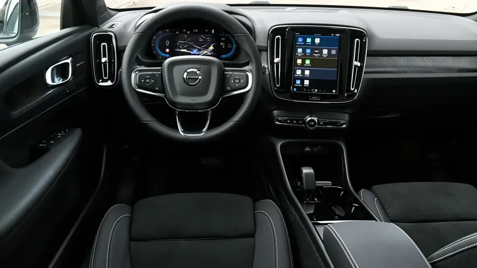 Elettronauti - Volvo EC40 Single Motor - Infotainment - Vista della plancia