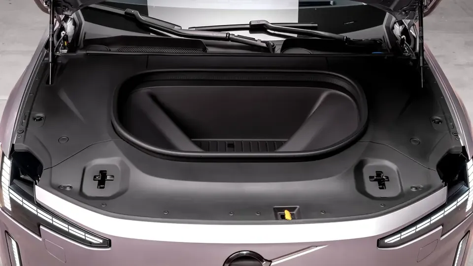 Elettronauti - Volvo ES90 Single Motor Extended Range - Grigio - Esterno - Vista anteriore a tre quarti