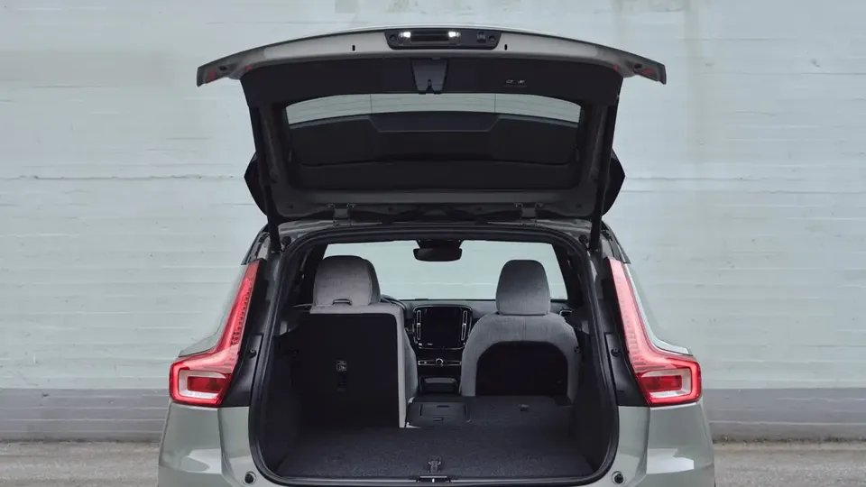 Elettronauti - Volvo EX40 Single Motor - Vano di carico - Bagagliaio